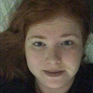 Meet your Posher, Caitlin